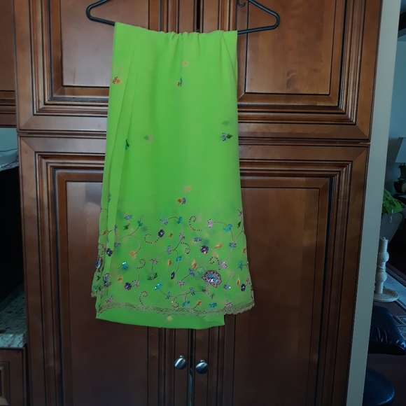 Shalwar,Kameez and Dupatta - Picture 3 of 6